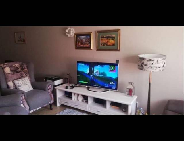 2 BEDROOM TOWNHOUSE FOR SALE IN BIRCHLEIGH